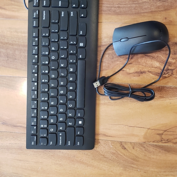 NWOB - Lenovo wired keyboard and mouse - Picture 2 of 6